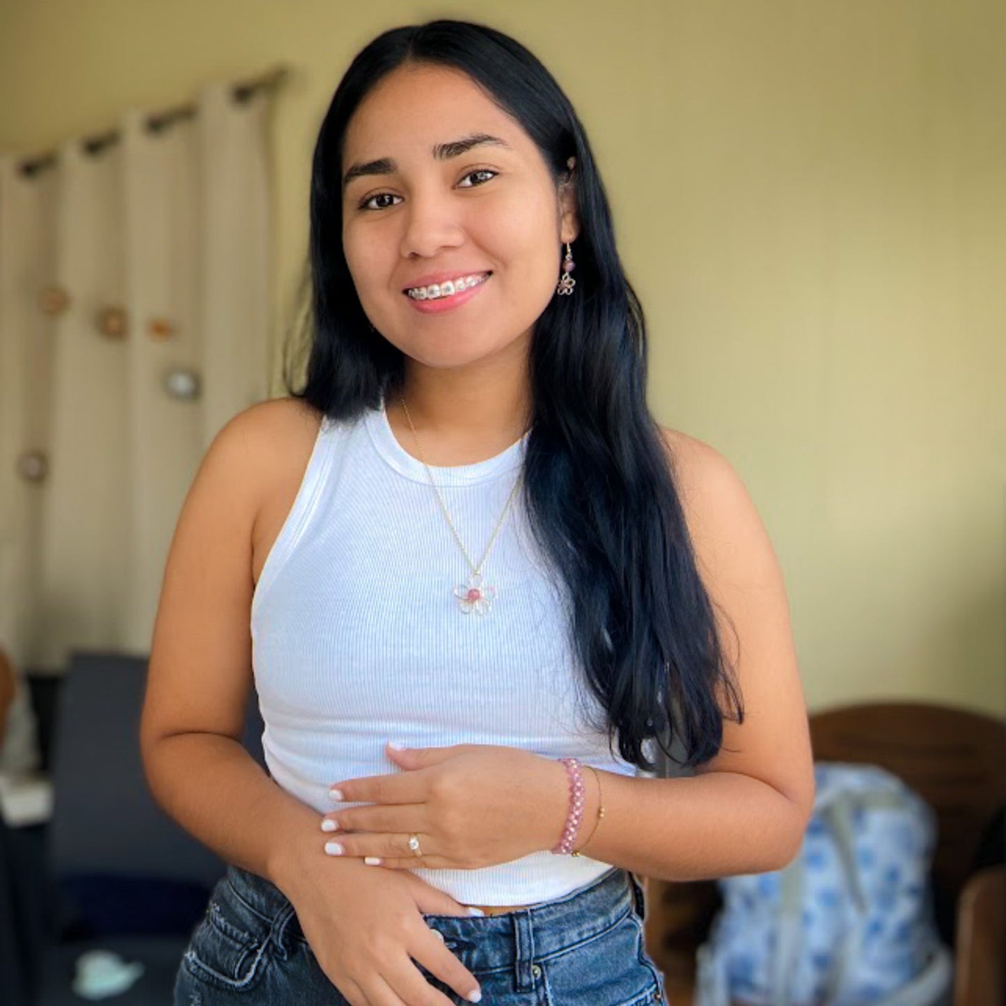 Astrid gold flower and pink agate pendant necklace